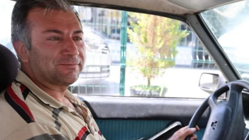 Adanalı sürücüden sıcağa karşı ilginç çözüm! Sosyal medyada gündem oldu
