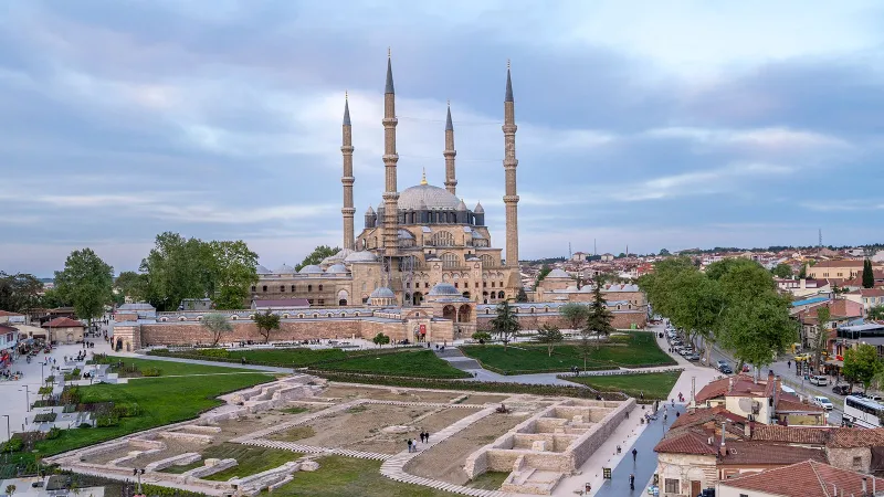 AK Partili Aksal: Selimiye UNESCO kriterlerine göre restore ediliyor