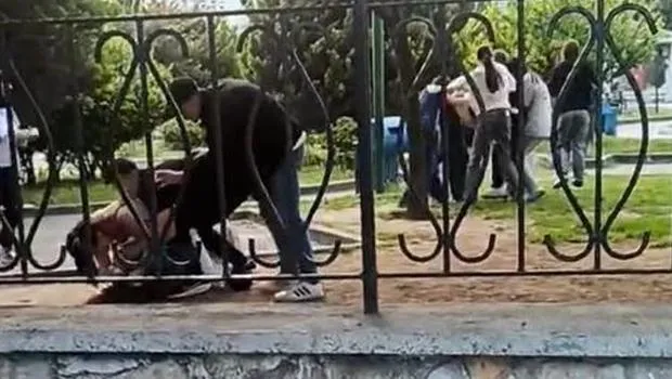 Başakşehir'de Parkta Dehşet! Çocuklar Birbirine Acımasızca Saldırdı!