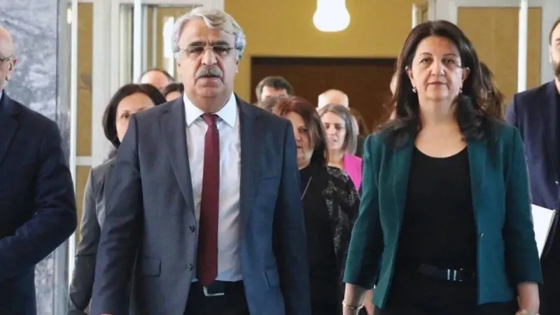DEM Heyeti İmralı'da: Öcalan ile Tarihi Görüşme! Şok Detaylar