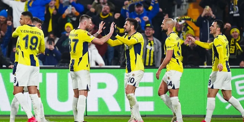 Fenerbahçe'de Şok Gelişme! Yıldız Oyuncu Geri Çağrıldı!