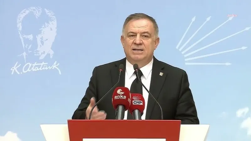 AKP'nin Demokrasi Ayıbı Mı? Gökan Zeybek'ten Şok Sözler!
