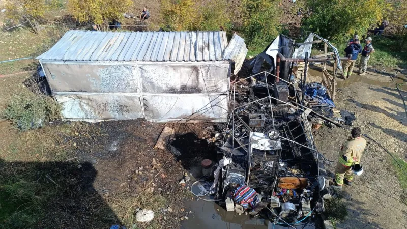 Hatay'da konteynerde çıkan yangında bir bebek öldü, annesi yaralandı