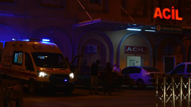 Mardin’de çamura saplanan traktörü kurtarmaya çalışırken altında kalıp yaşamını yitirdi