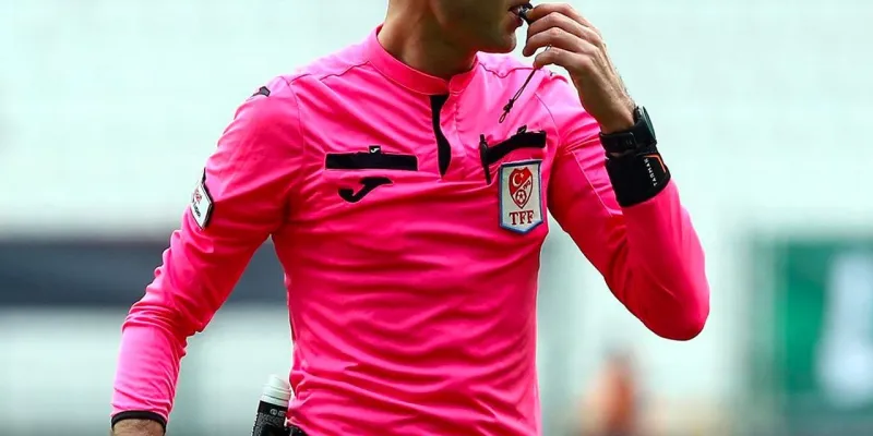 33. Hafta Hakemleri Açıklandı! Süper Lig'de Kimler Görev Alacak?
