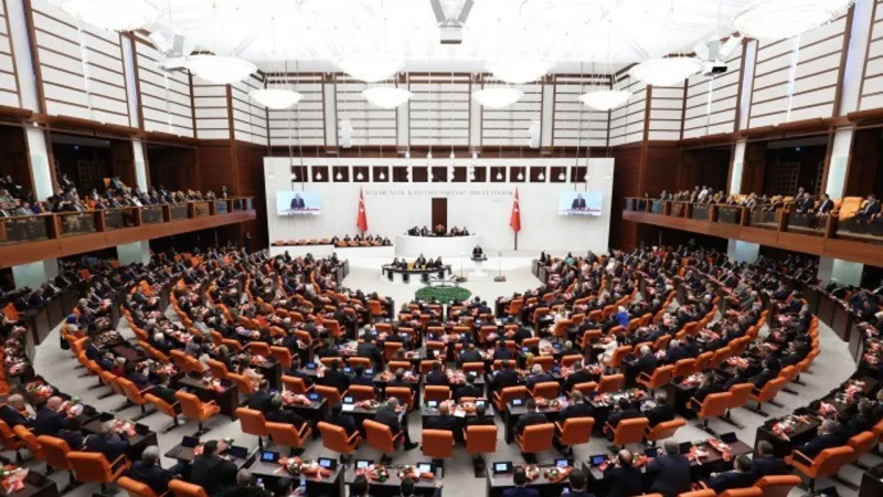 AKP'den AYM Kararlarına Yeni Düzenleme: Torba Yasa Mecliste!