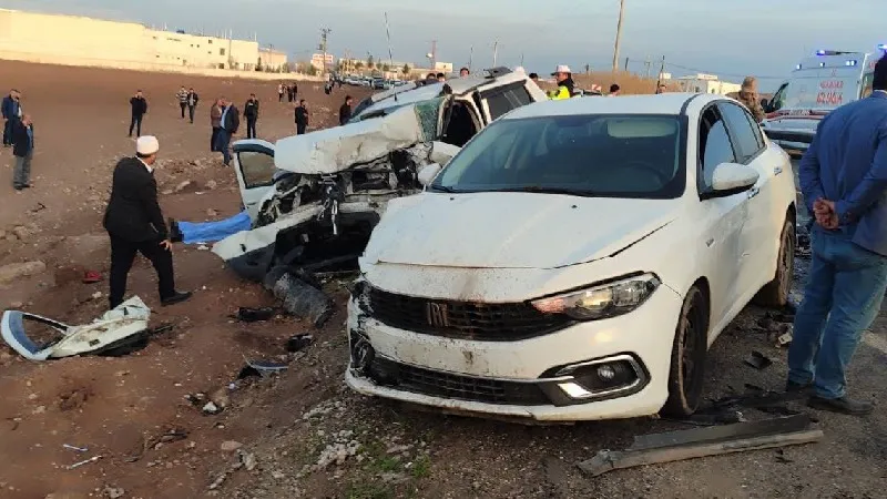 Diyarbakır Bismil'de zincirleme kaza: 3 can kaybı, 4 yaralı