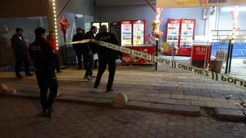 Malatya'da Kanlı Kavga! Gençler Birbirine Girdi, Hastane Karıştı!