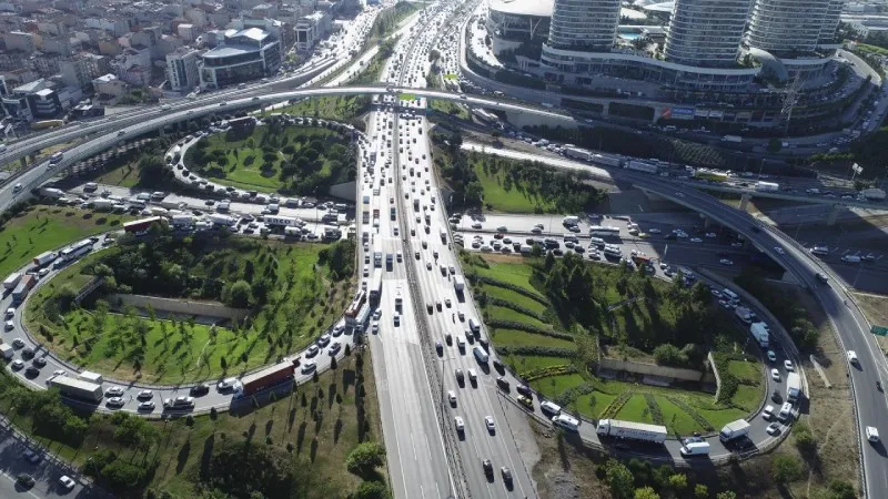 İstanbul Trafiği Felç! Yıllık Zararı Dudak Uçuklattı
