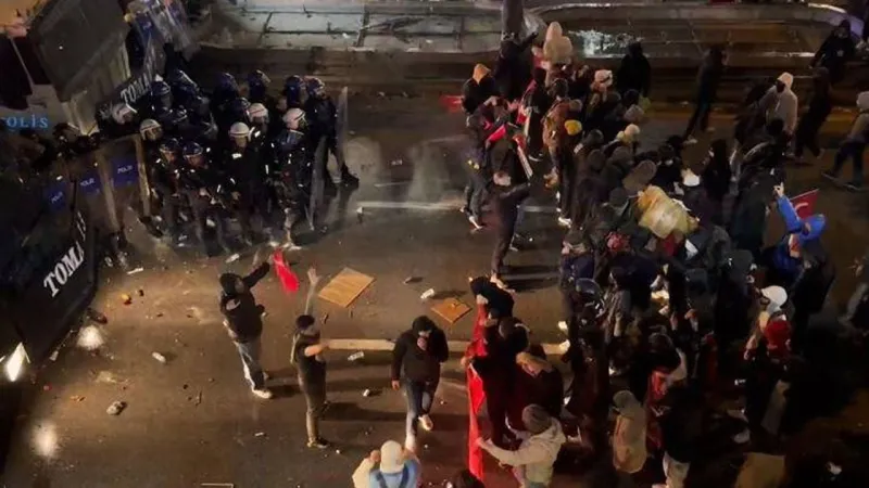 İBB Protestoları: 99 Sanık Hakim Karşısında! Şok Gelişmeler!