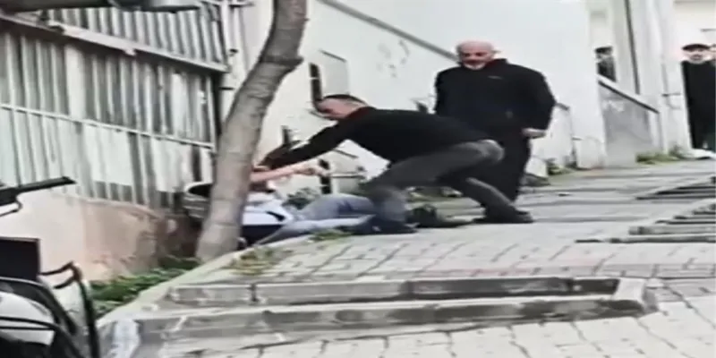 Kağıthane'de Şok! Bıçaklı Şişeli Kavga Kamerada!