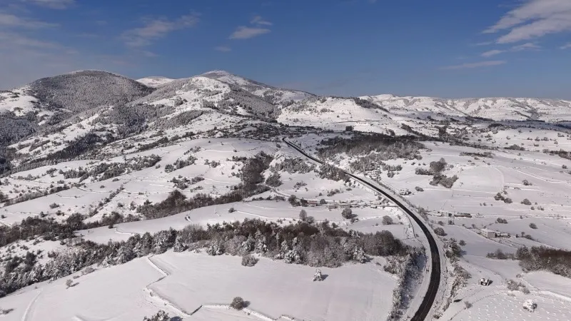 Kızlan Yaylası'nda Kar Esareti! Drone ile Nefes Kesen Görüntüler