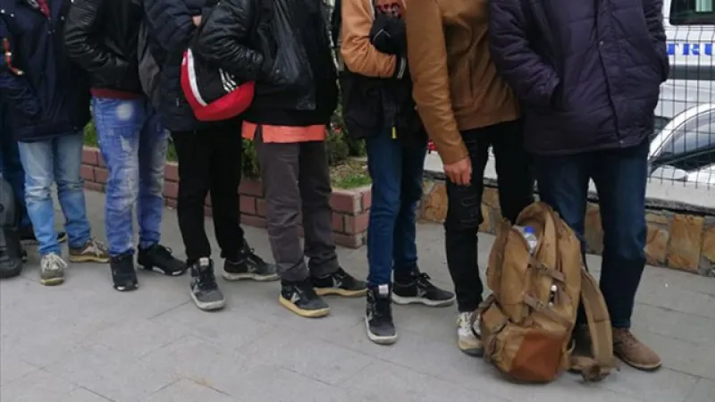 Kocaeli'de Şok Baskın! 7 Kaçak Göçmen Yakalandı! Sınır Güvenliği Alarmda!