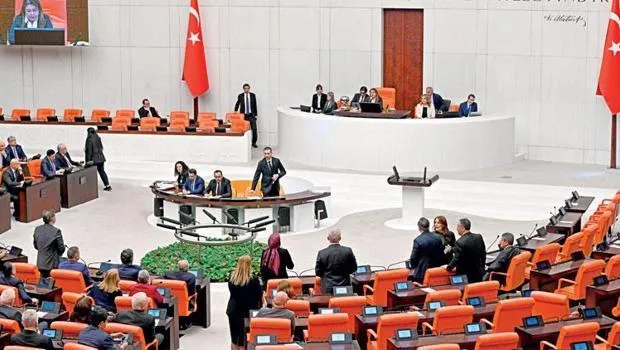 Can Atalay Krizi: Meclis'te Neler Oluyor? Kurtulmuş'tan Şok Hamle!