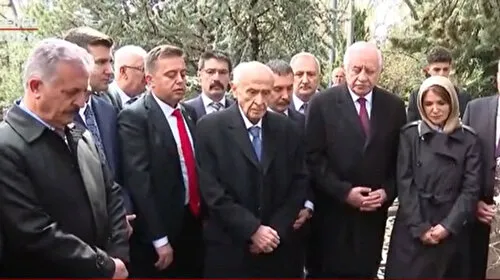 Bahçeli'den Türkeş'in Kabrine Ziyaret: Sürpriz Karar!