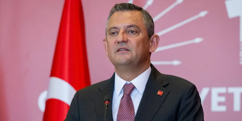 Özgür Özel'den Bayram Sürprizi: İstanbul Vakfı'na Bağış Çağrısı!