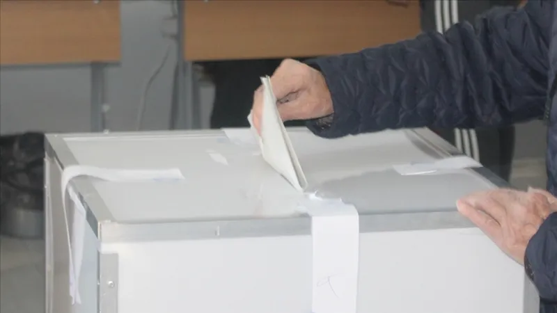 Romanya'da Şok! Aşırı Sağcı Simion Seçimi Salladı!