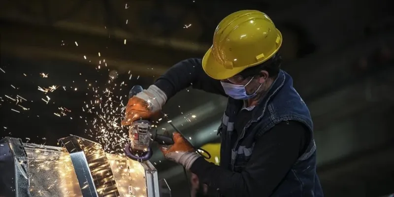 TÜİK Alarm Zilleri Çaldı! Ücretli Çalışan Sayısında Şok Düşüş