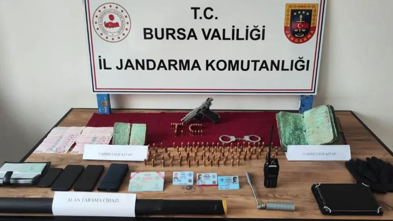 Tarihi incil ve tevratı 5 milyon dolara satmak istedi