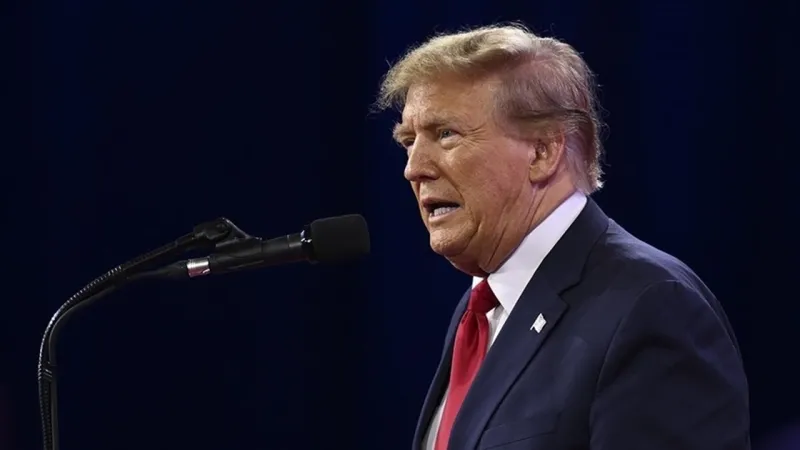 Trump'tan Ukrayna'ya Şok Çağrı: Savaş Hatlarında Çakılıp Kalın!